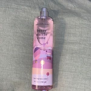 B&BW berry waffle cone